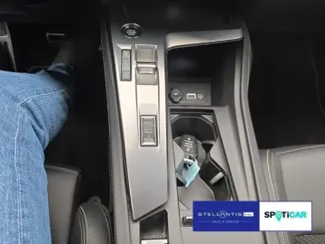 PEUGEOT 408 Hybrid 225 (Plug-In)