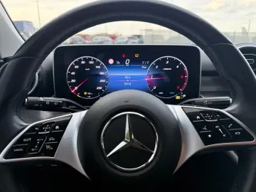 MERCEDES BENZ C200 d     65.000km