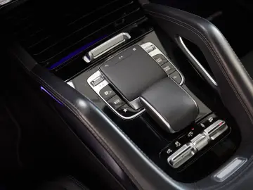 MERCEDES-BENZ GLS 63 AMG DRIVER'S CARBON MASSAG…