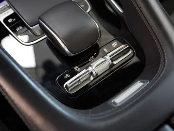 MERCEDES-BENZ GLS 63 AMG DRIVER'S CARBON MASSAG…