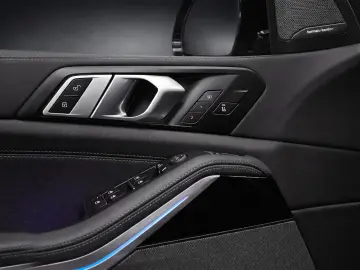 BMW X5 xDrive30d 3x M SPORT PRO PANO ICONIC INDIVIDU