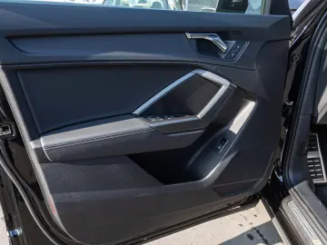 AUDI Q3 S line 45TFSIe Stronic Navi LED ACC EPH