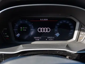 AUDI Q3 S line 45TFSIe Stronic Navi LED ACC EPH