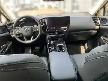 LEXUS NX 350h 2.5 Hybrid Executive Tech.-Paket 8-fach