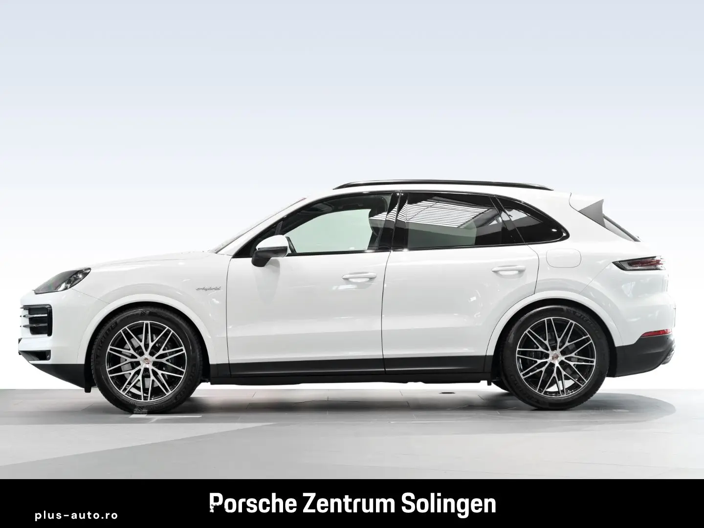 PORSCHE Cayenne E-Hybrid Panorma Bose InnoDrive AHK