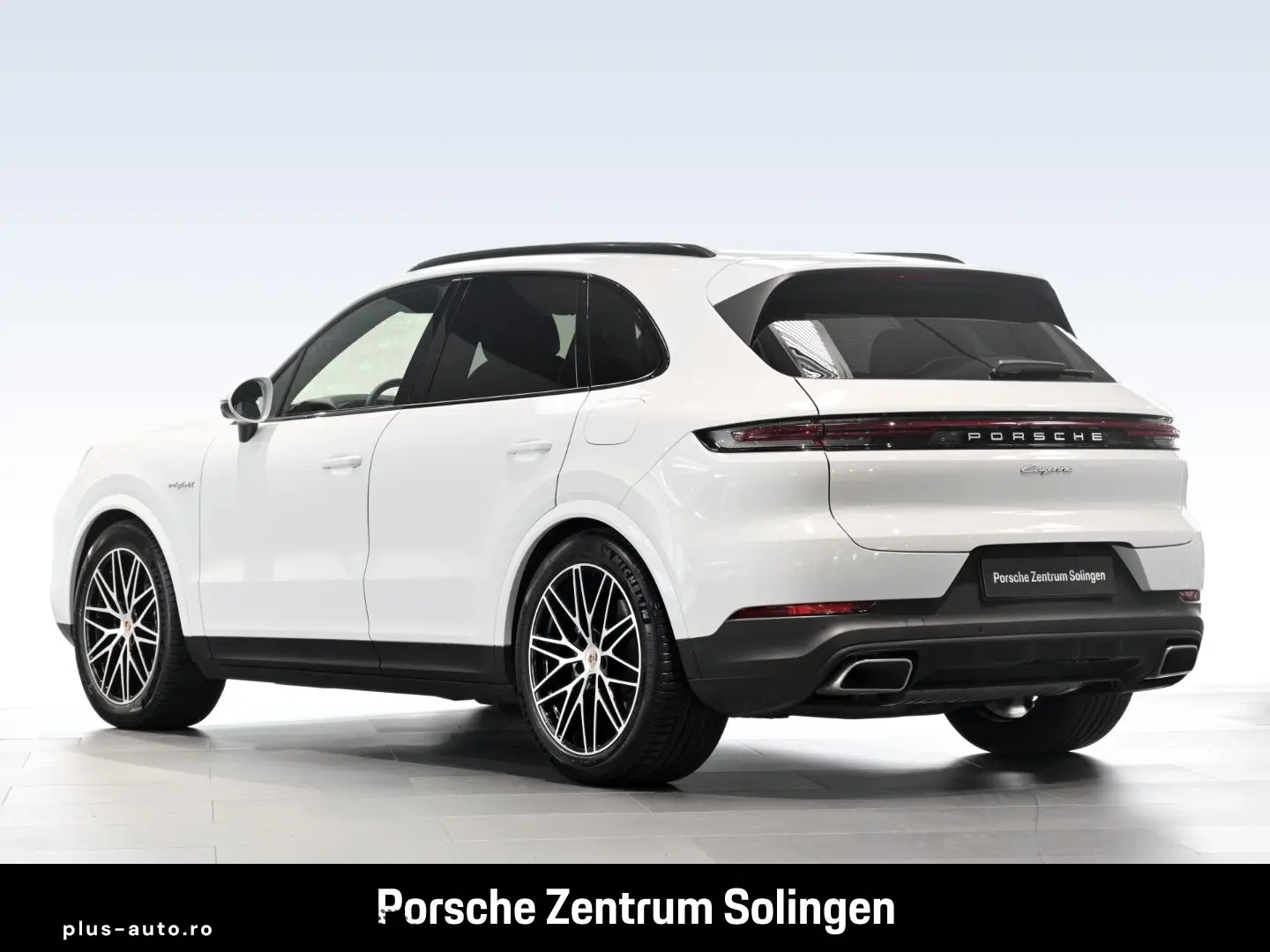 PORSCHE Cayenne E-Hybrid Panorma Bose InnoDrive AHK