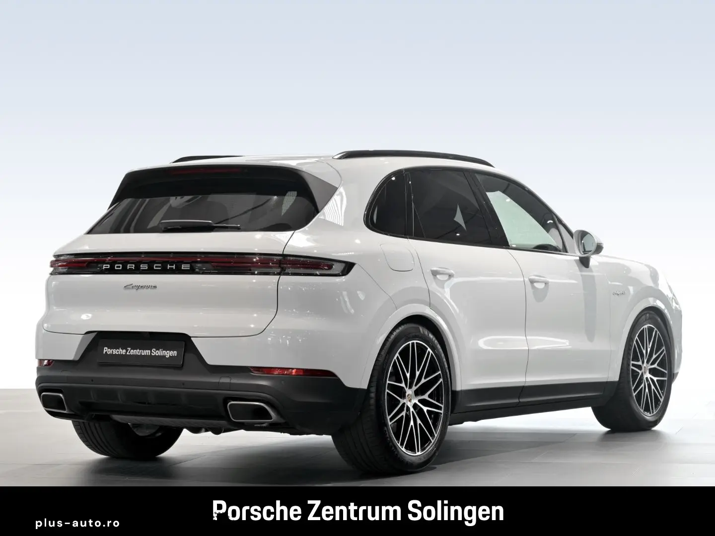 PORSCHE Cayenne E-Hybrid Panorma Bose InnoDrive AHK