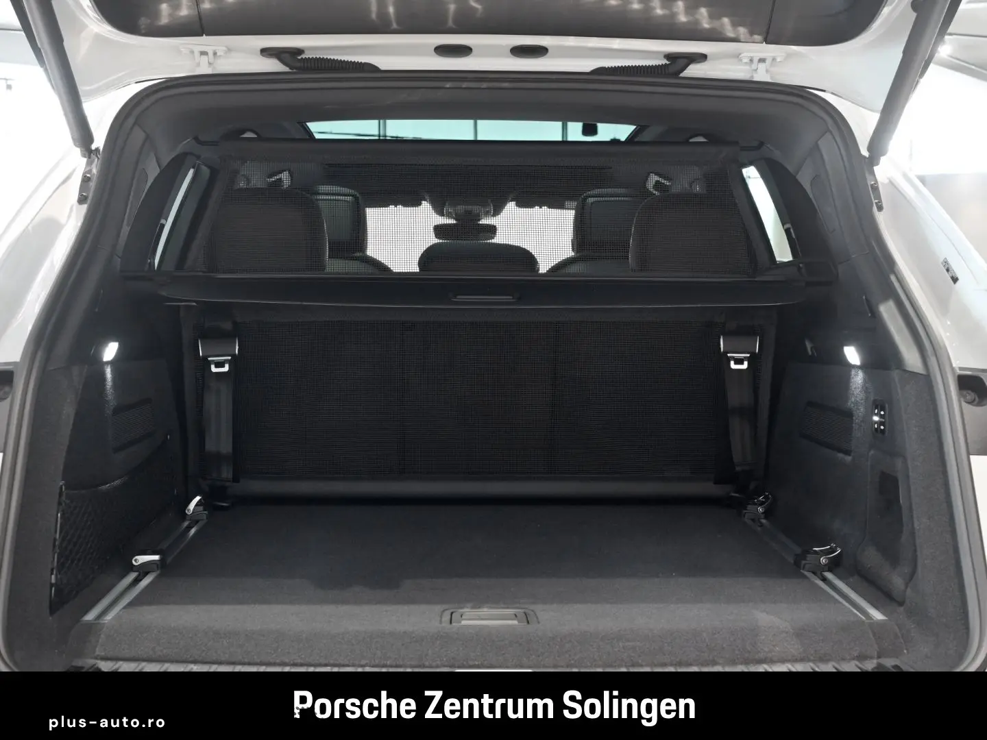 PORSCHE Cayenne E-Hybrid Panorma Bose InnoDrive AHK