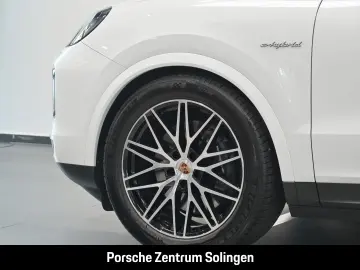 PORSCHE Cayenne E-Hybrid Panorma Bose InnoDrive AHK