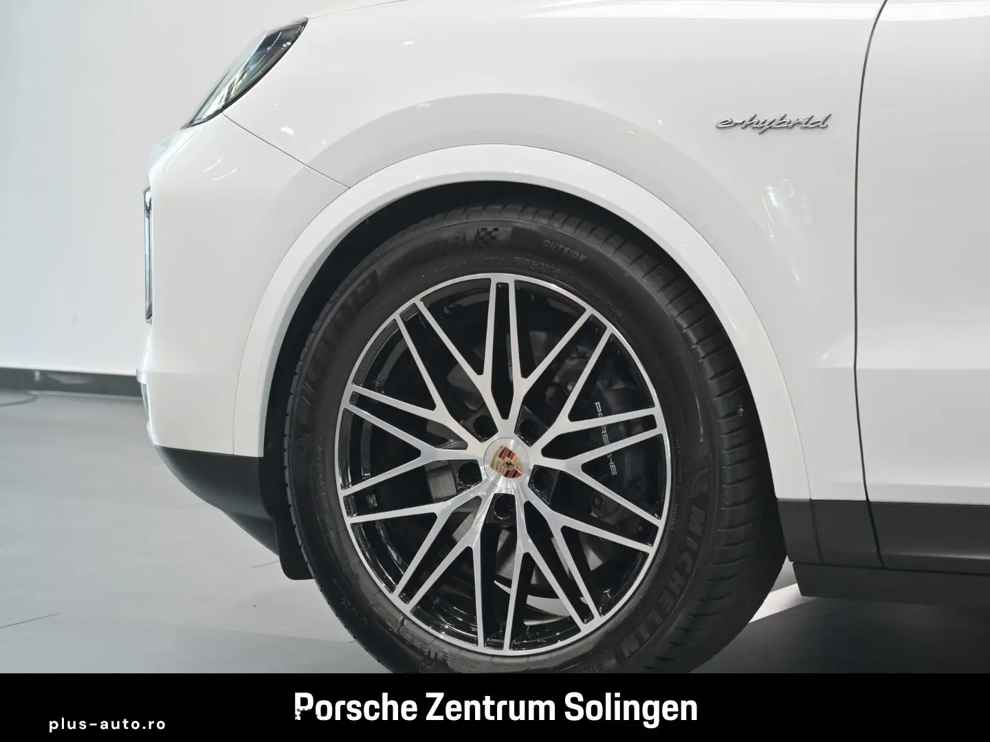 PORSCHE Cayenne E-Hybrid Panorma Bose InnoDrive AHK