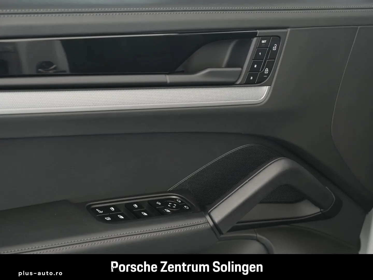 PORSCHE Cayenne E-Hybrid Panorma Bose InnoDrive AHK