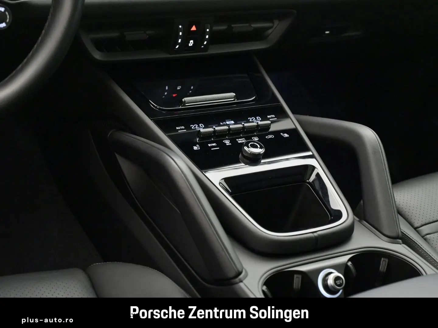 PORSCHE Cayenne E-Hybrid Panorma Bose InnoDrive AHK