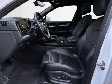 PORSCHE Cayenne E-Hybrid BOSE 360 Grad Kamera