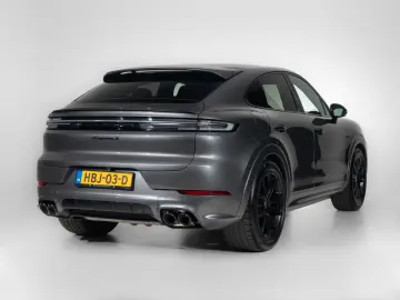 PORSCHE Cayenne Coupe S E-Hybrid   Clubleder   PDCC   HD