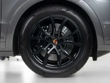 PORSCHE Cayenne Coupe S E-Hybrid   Clubleder   PDCC   HD