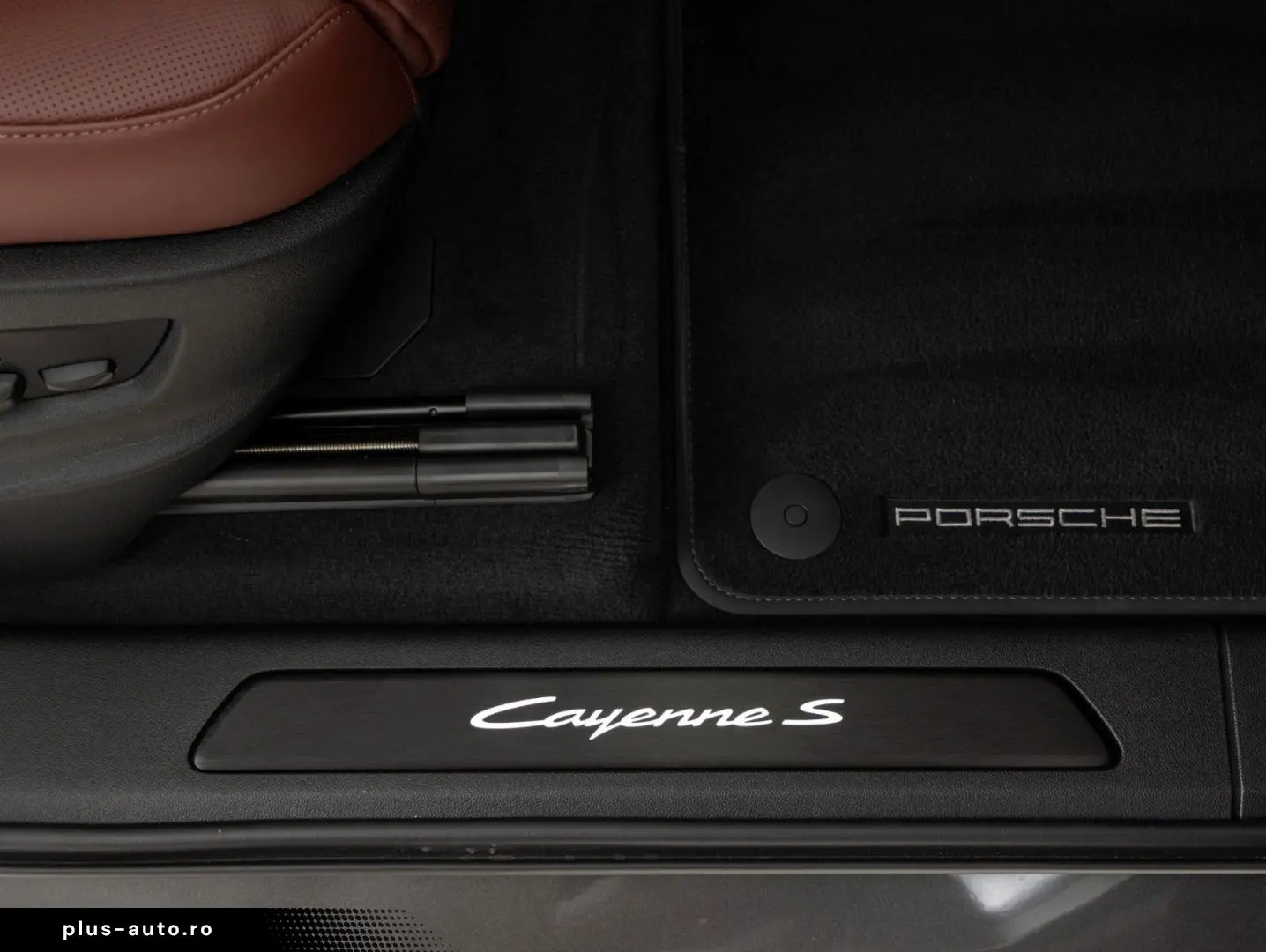 PORSCHE Cayenne Coupe S E-Hybrid   Clubleder   PDCC   HD