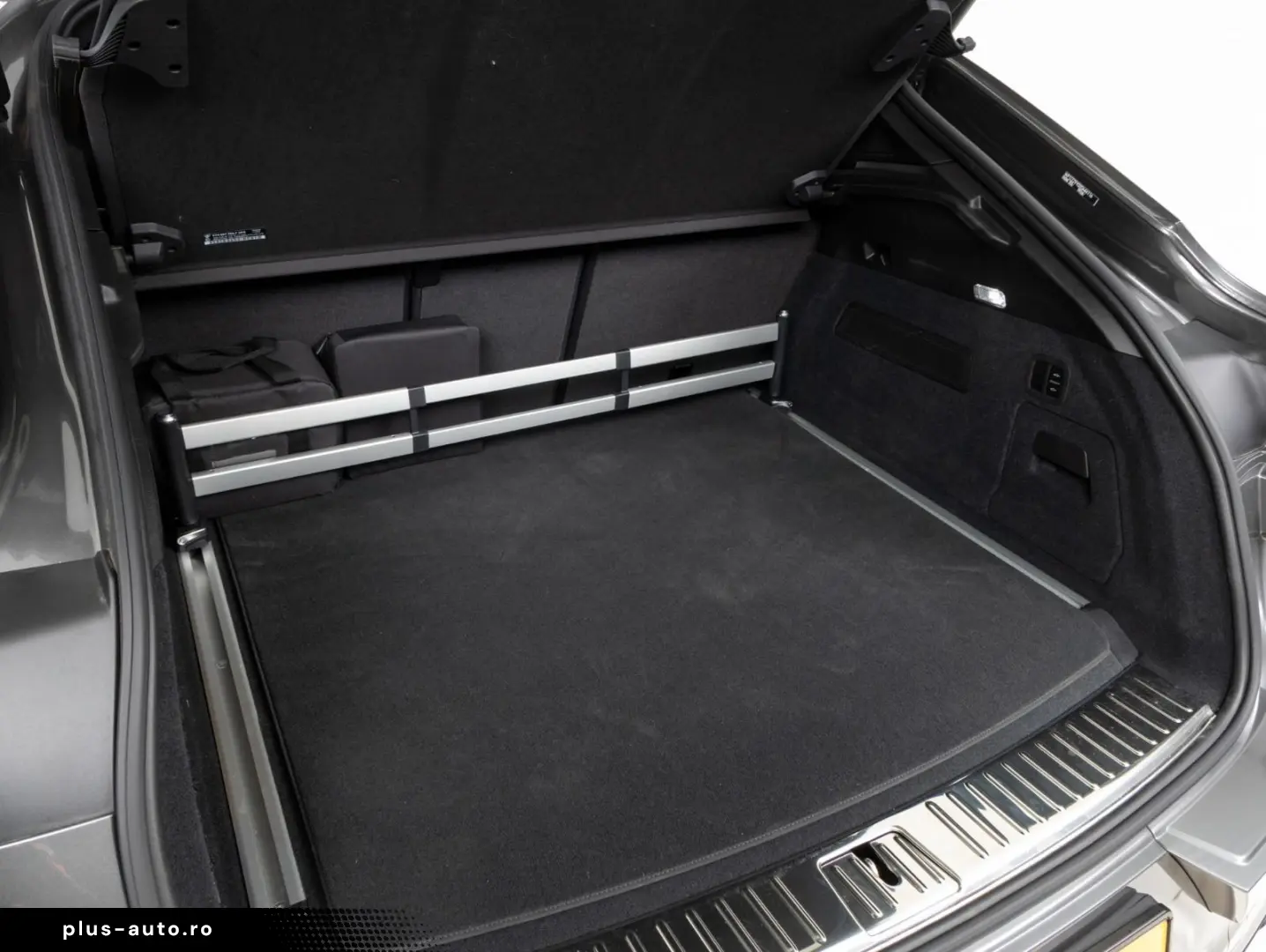PORSCHE Cayenne Coupe S E-Hybrid   Clubleder   PDCC   HD