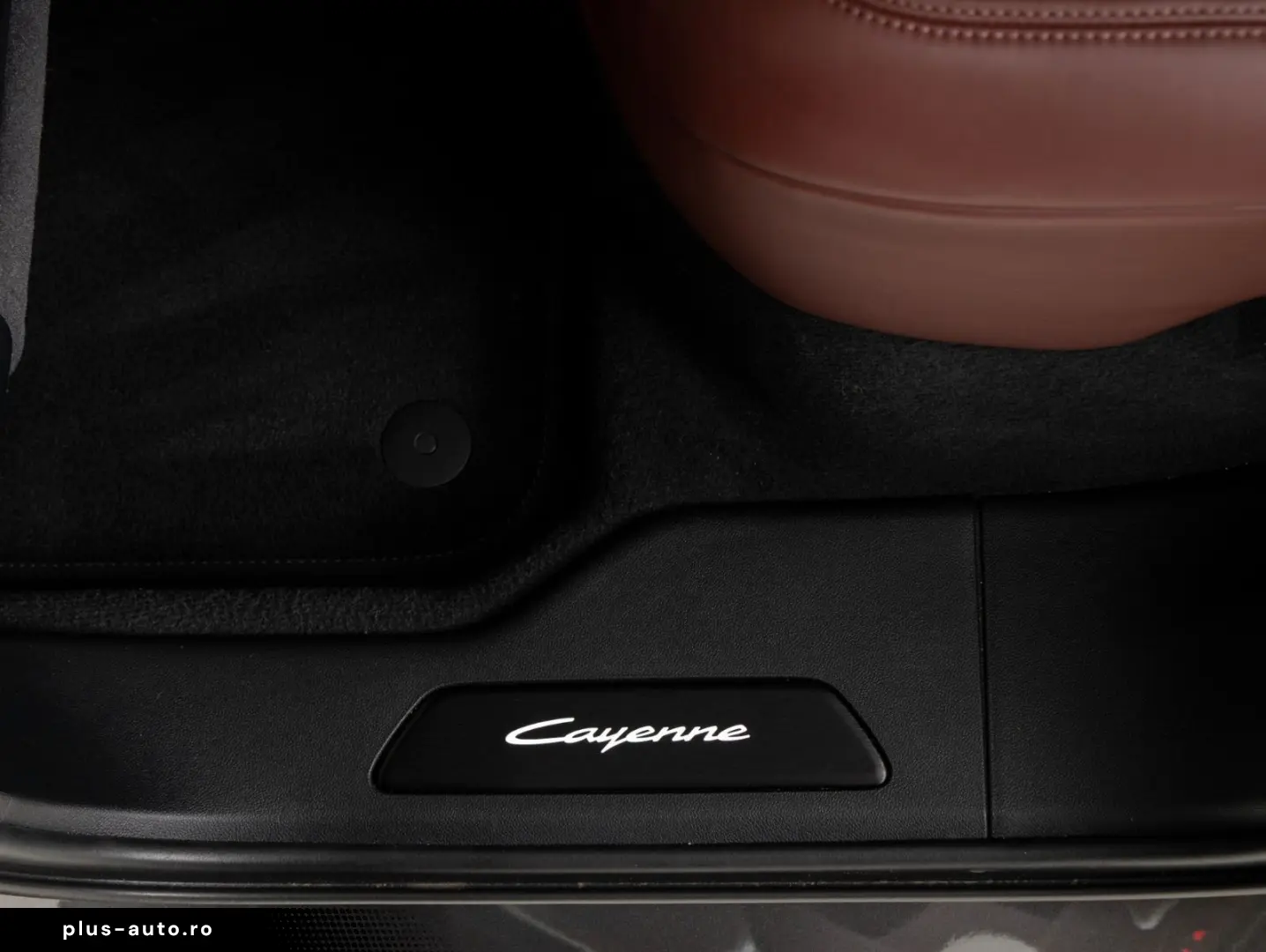 PORSCHE Cayenne Coupe S E-Hybrid   Clubleder   PDCC   HD