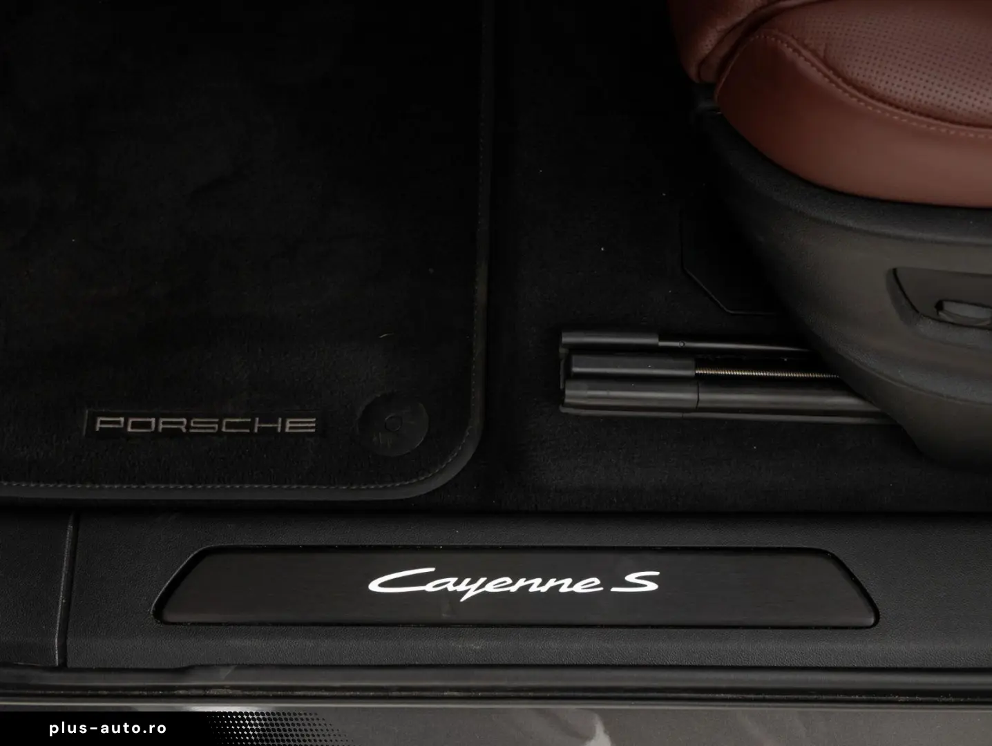 PORSCHE Cayenne Coupe S E-Hybrid   Clubleder   PDCC   HD