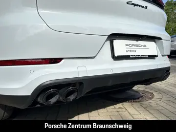 PORSCHE Cayenne S E-Hybrid Coupe InnoDrive HA-Lenkung