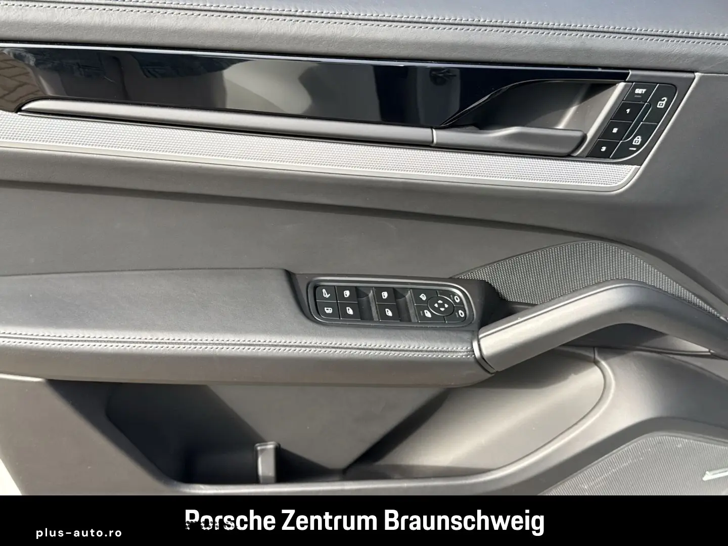 PORSCHE Cayenne S E-Hybrid Coupe InnoDrive HA-Lenkung