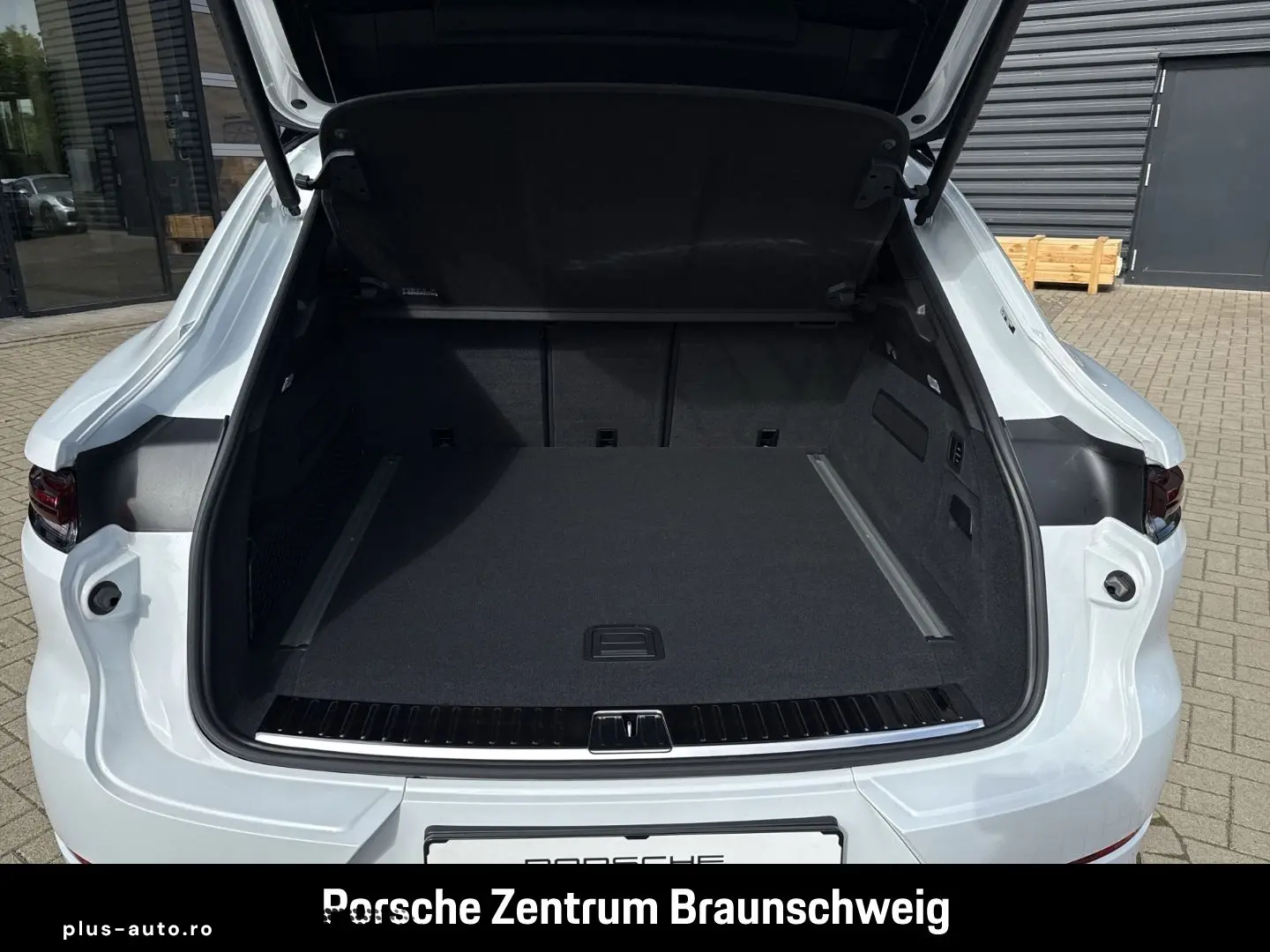 PORSCHE Cayenne S E-Hybrid Coupe InnoDrive HA-Lenkung