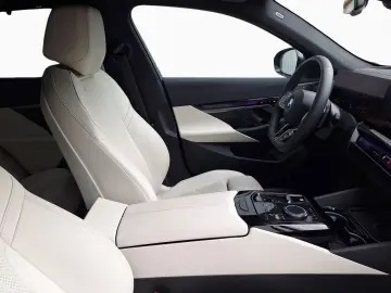 BMW 550e xDr MSpPRO Carbon B&W Beige AdaptSusp Ventil 360