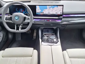 BMW 550e xDr MSpPRO Carbon B&W Beige AdaptSusp Ventil 360