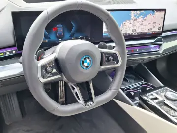 BMW 550e xDr MSpPRO Carbon B&W Beige AdaptSusp Ventil 360