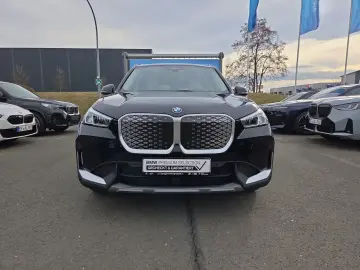 BMW iX1 xDrive30 DAB Pano.Dach Parkassistent Shz