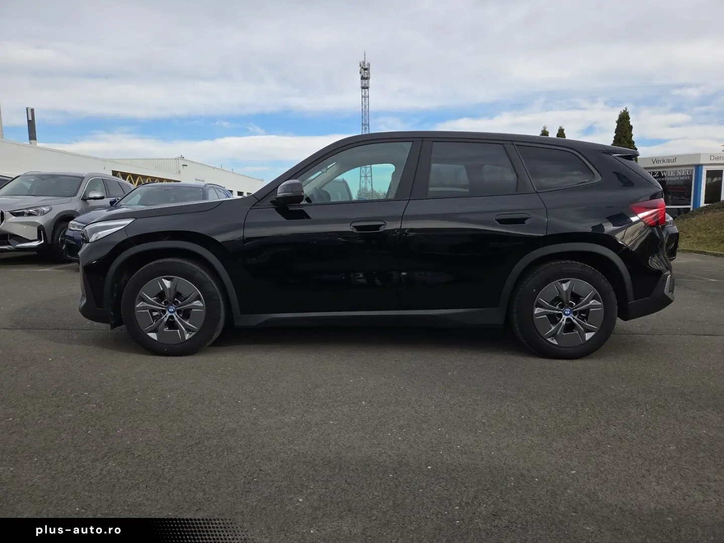 BMW iX1 xDrive30 DAB Pano.Dach Parkassistent Shz