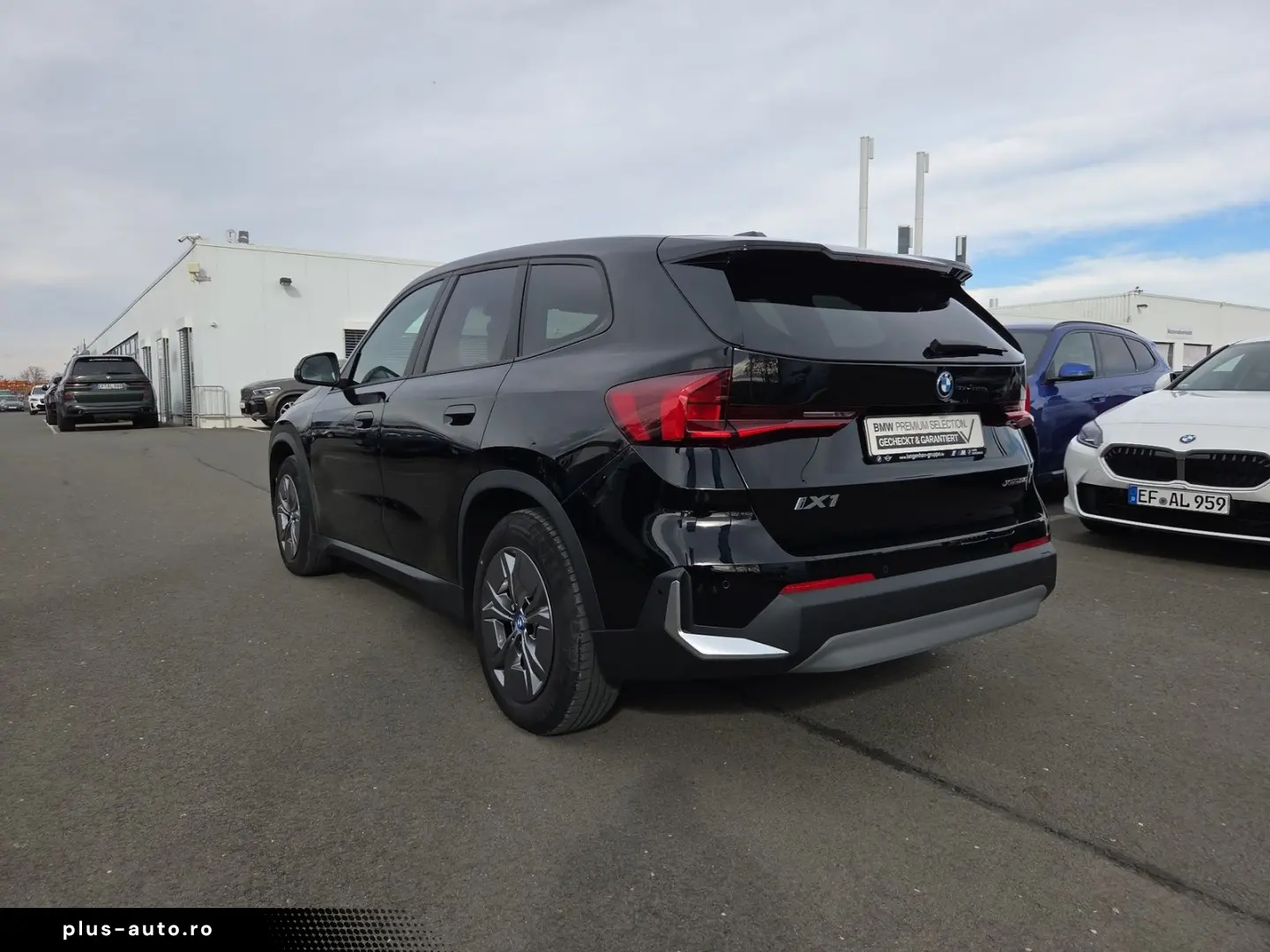 BMW iX1 xDrive30 DAB Pano.Dach Parkassistent Shz