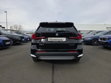 BMW iX1 xDrive30 DAB Pano.Dach Parkassistent Shz