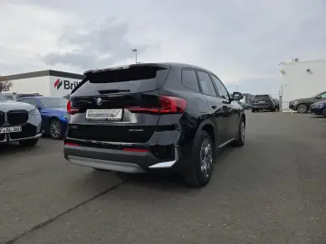 BMW iX1 xDrive30 DAB Pano.Dach Parkassistent Shz