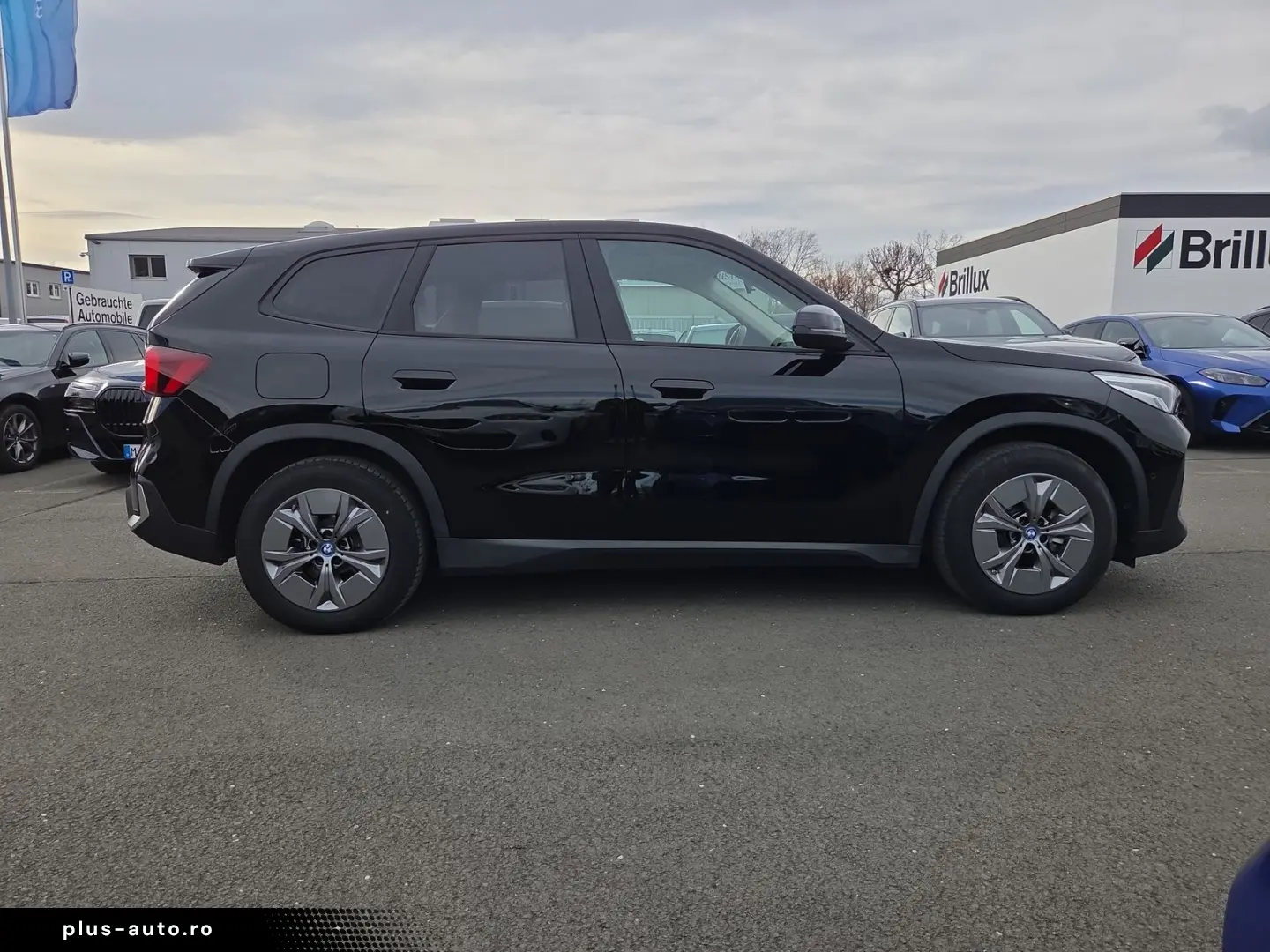 BMW iX1 xDrive30 DAB Pano.Dach Parkassistent Shz