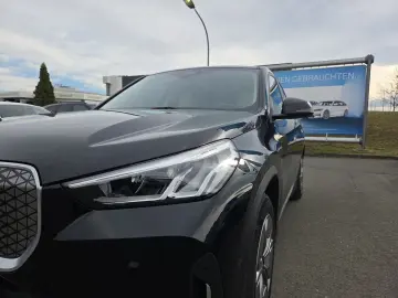 BMW iX1 xDrive30 DAB Pano.Dach Parkassistent Shz