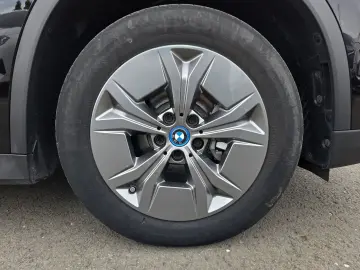 BMW iX1 xDrive30 DAB Pano.Dach Parkassistent Shz