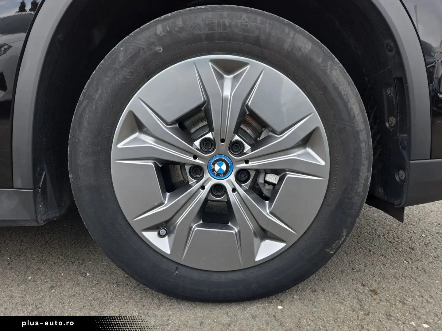 BMW iX1 xDrive30 DAB Pano.Dach Parkassistent Shz