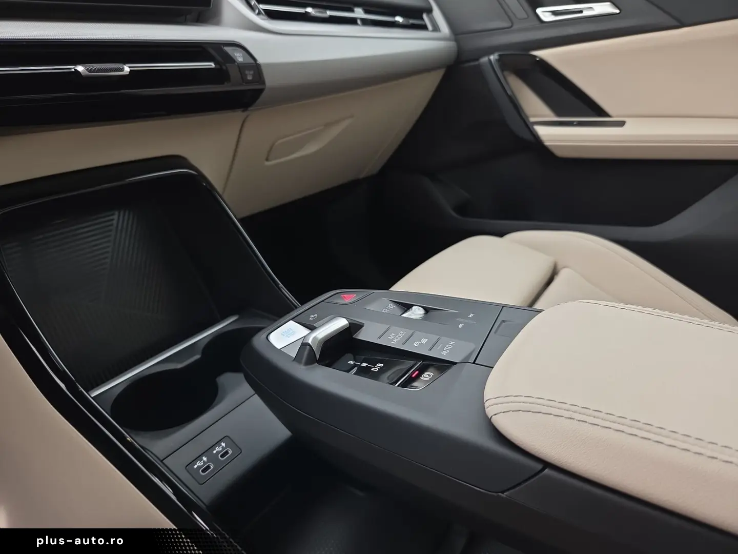 BMW iX1 xDrive30 DAB Pano.Dach Parkassistent Shz