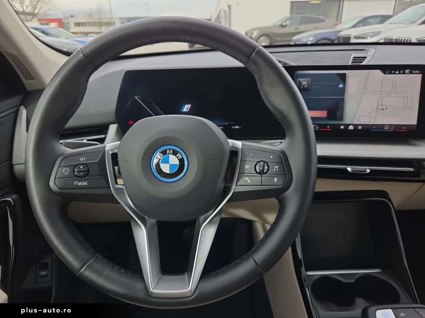 BMW iX1 xDrive30 DAB Pano.Dach Parkassistent Shz