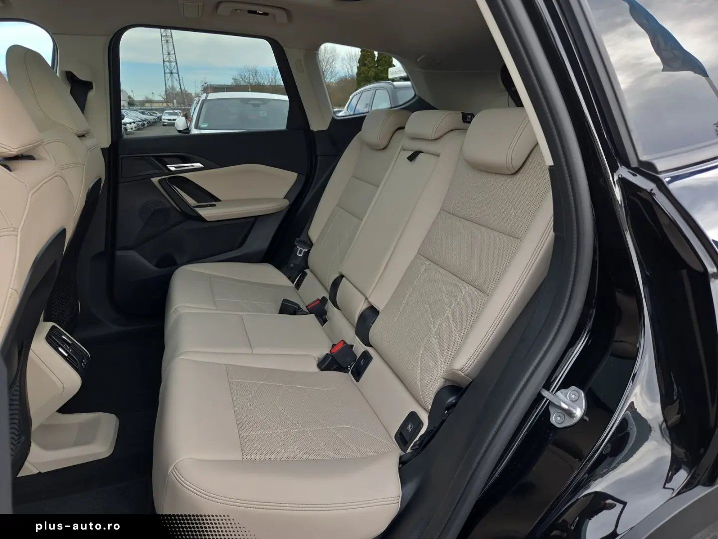 BMW iX1 xDrive30 DAB Pano.Dach Parkassistent Shz
