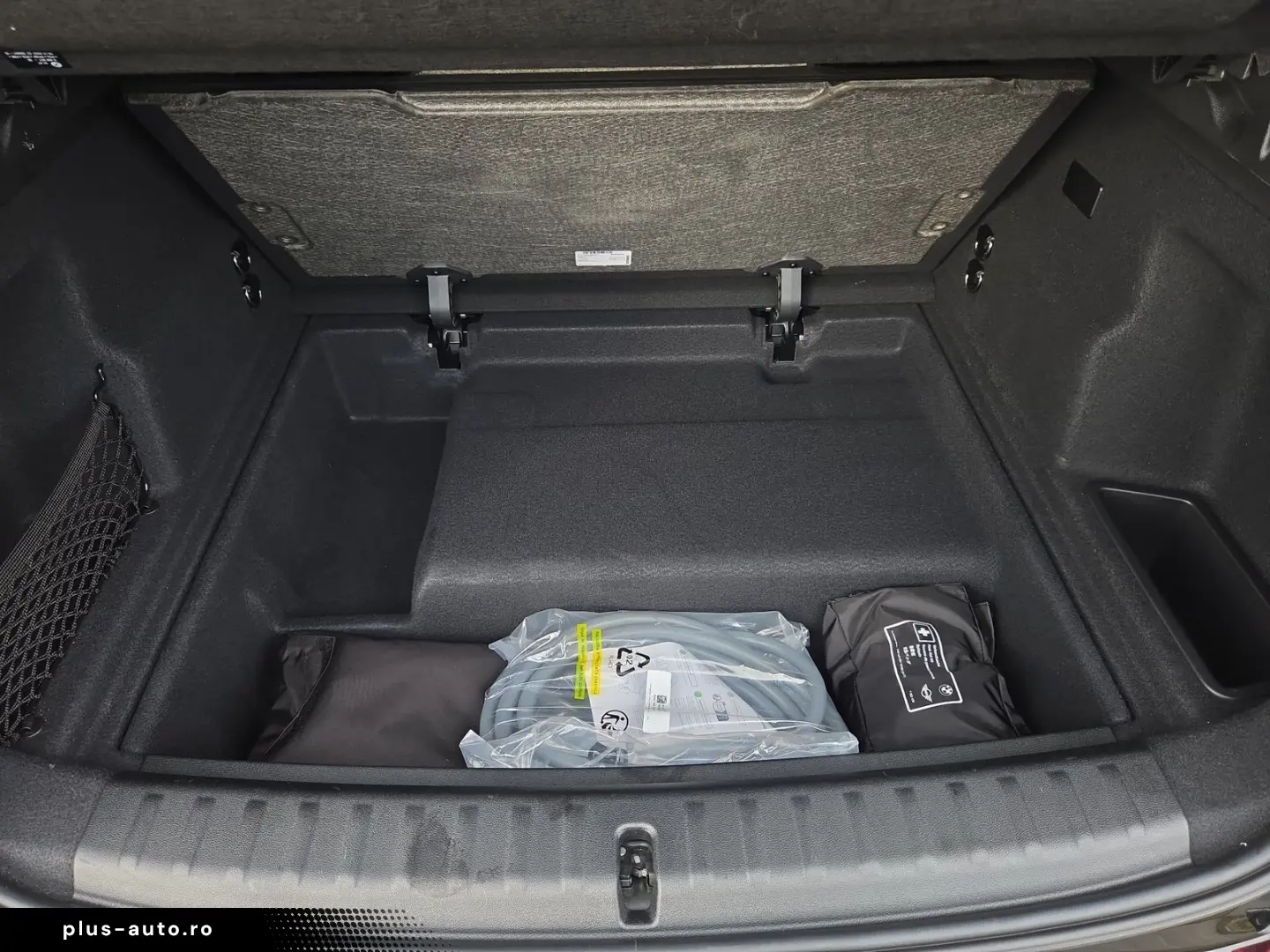 BMW iX1 xDrive30 DAB Pano.Dach Parkassistent Shz