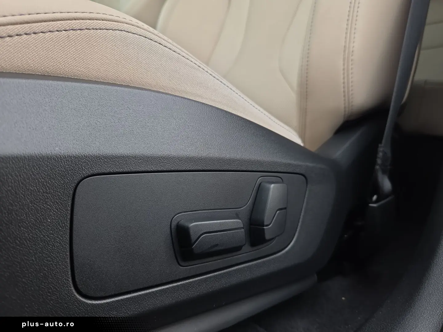 BMW iX1 xDrive30 DAB Pano.Dach Parkassistent Shz