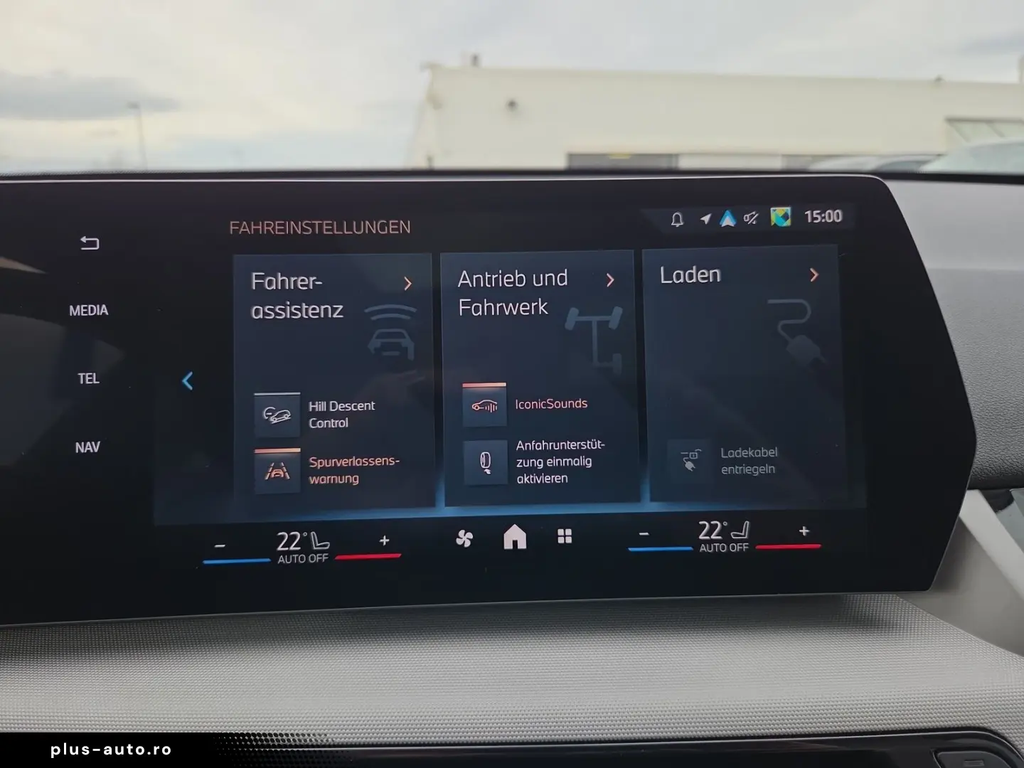 BMW iX1 xDrive30 DAB Pano.Dach Parkassistent Shz