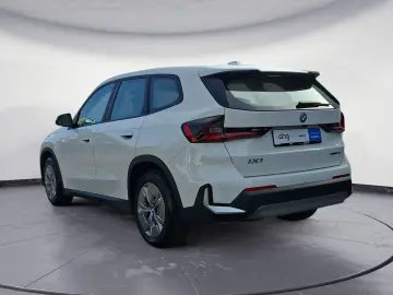 BMW iX1 xDrive30 Adaptives Fahrwerk Komfortzugang