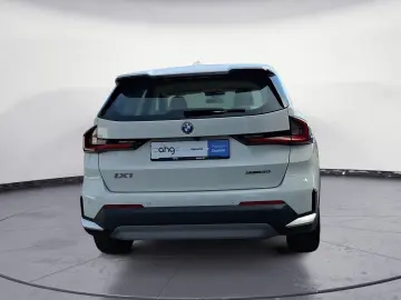 BMW iX1 xDrive30 Adaptives Fahrwerk Komfortzugang