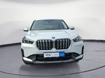 BMW iX1 xDrive30 Adaptives Fahrwerk Komfortzugang