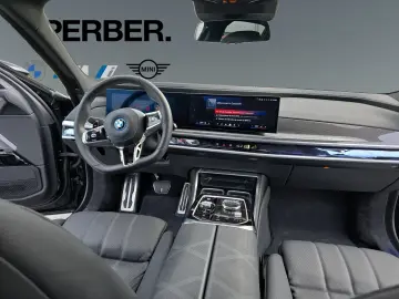 BMW M760e xDrive M Performance Paket Executive Loung