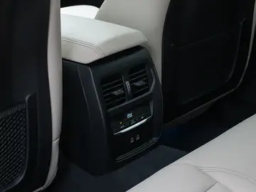 BMW i4 M50 Gran Coupé 360 Glasdach Laser HUD DAB H K