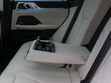 BMW i4 M50 Gran Coupé 360 Glasdach Laser HUD DAB H K